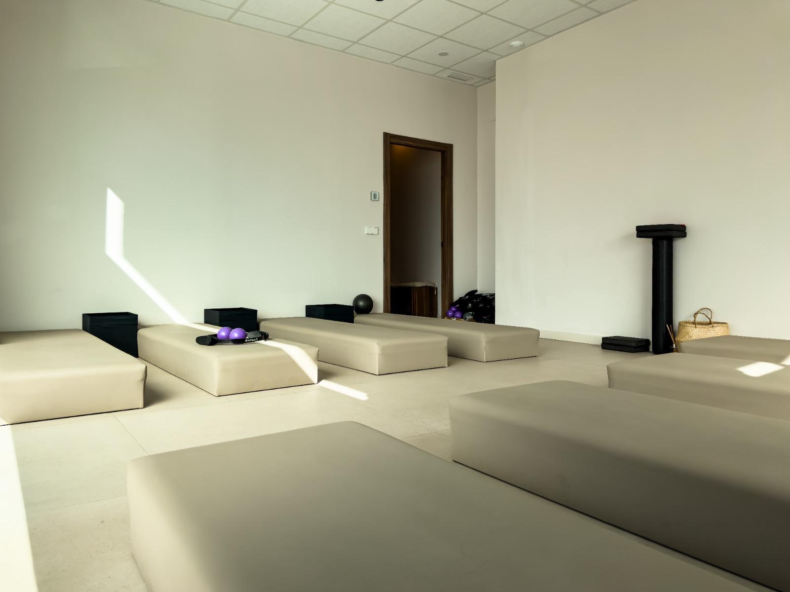 Imagen de pilates rehabilitador en acción